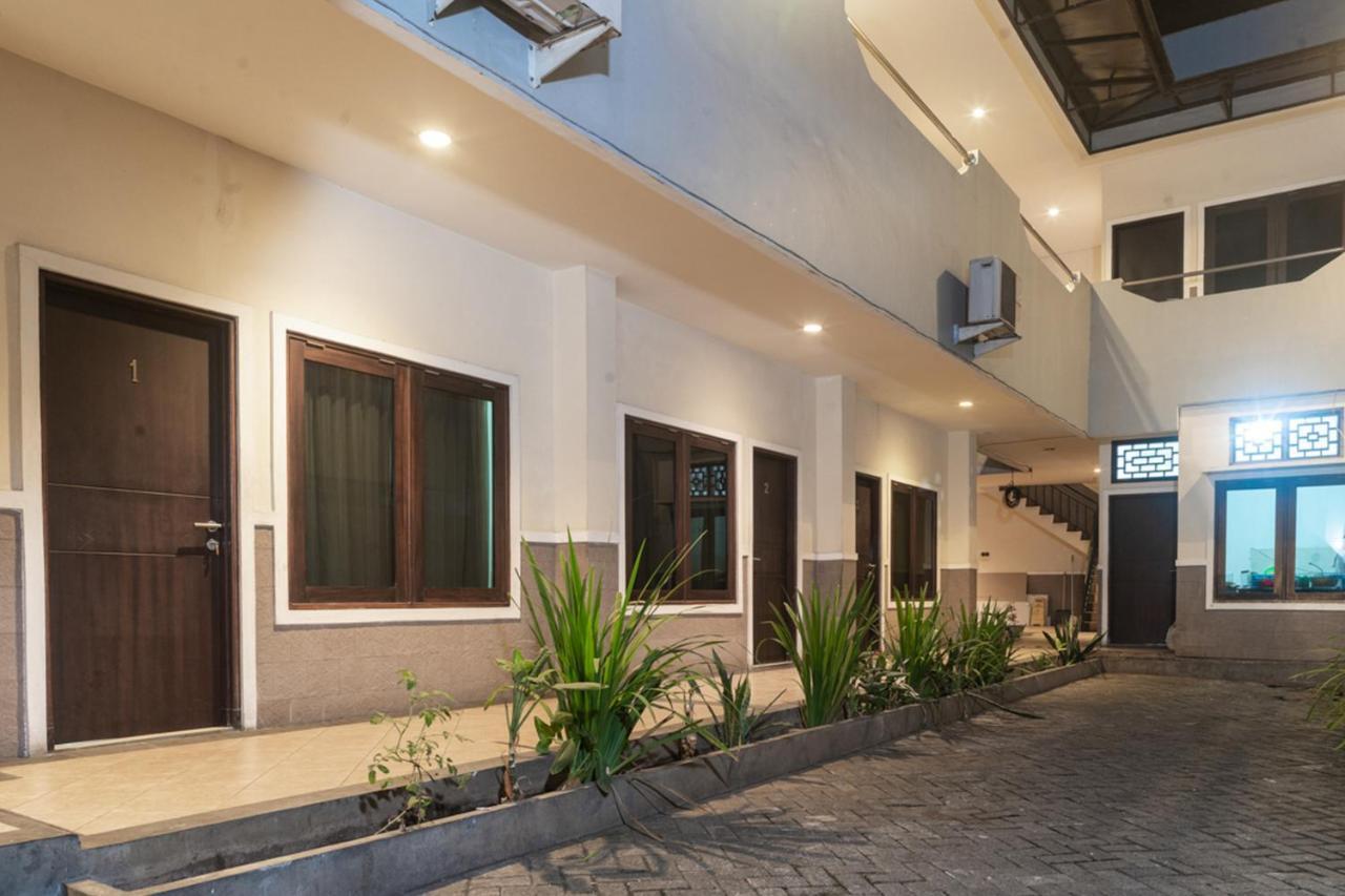 Reddoorz Near Bahu Mall Manado Malalayang Kültér fotó