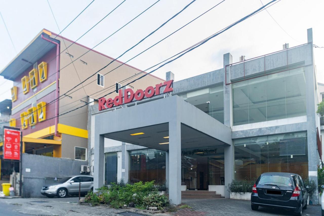 Reddoorz Near Bahu Mall Manado Malalayang Kültér fotó