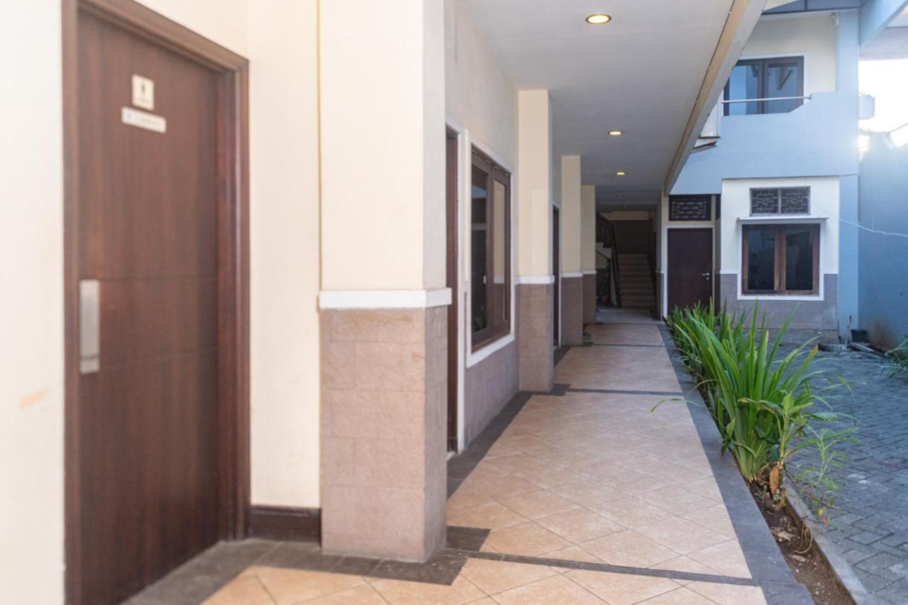 Reddoorz Near Bahu Mall Manado Malalayang Kültér fotó