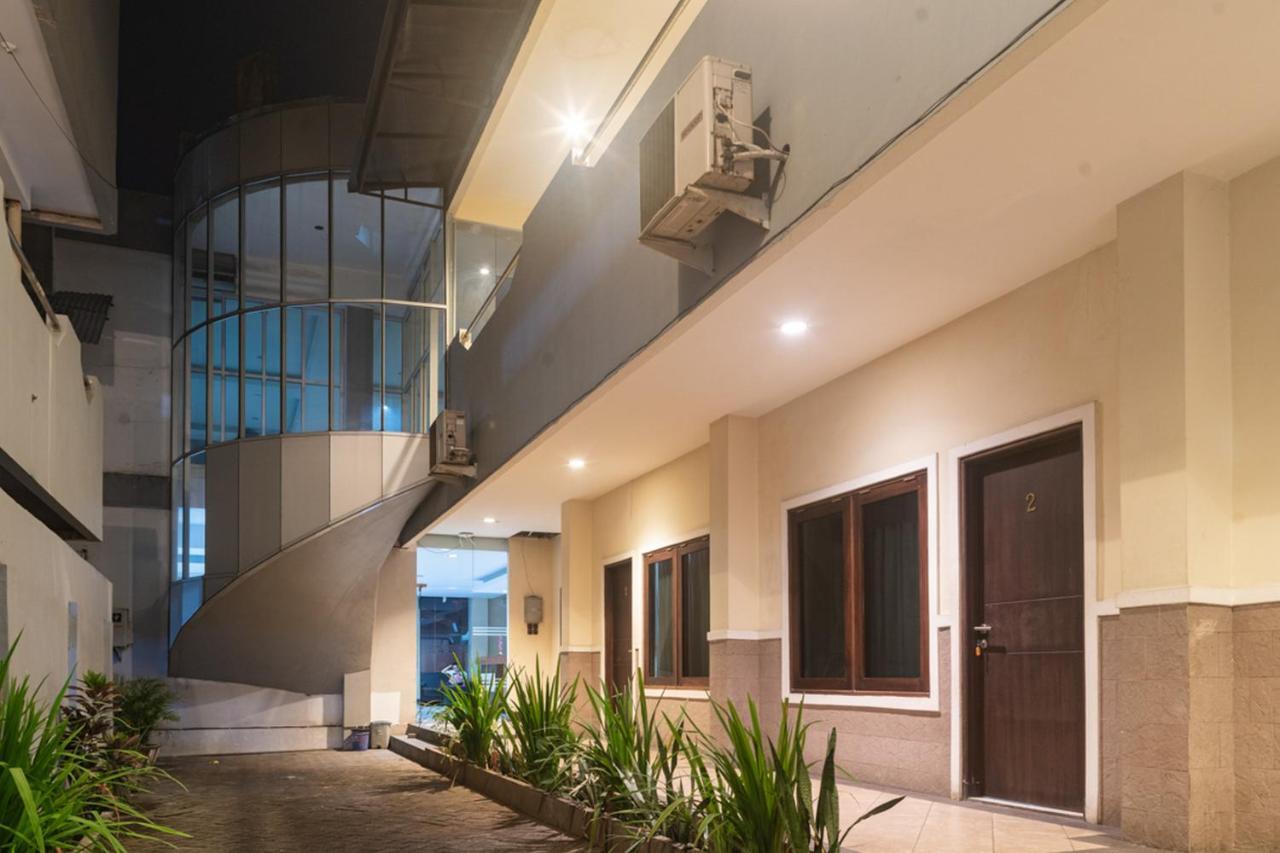 Reddoorz Near Bahu Mall Manado Malalayang Kültér fotó