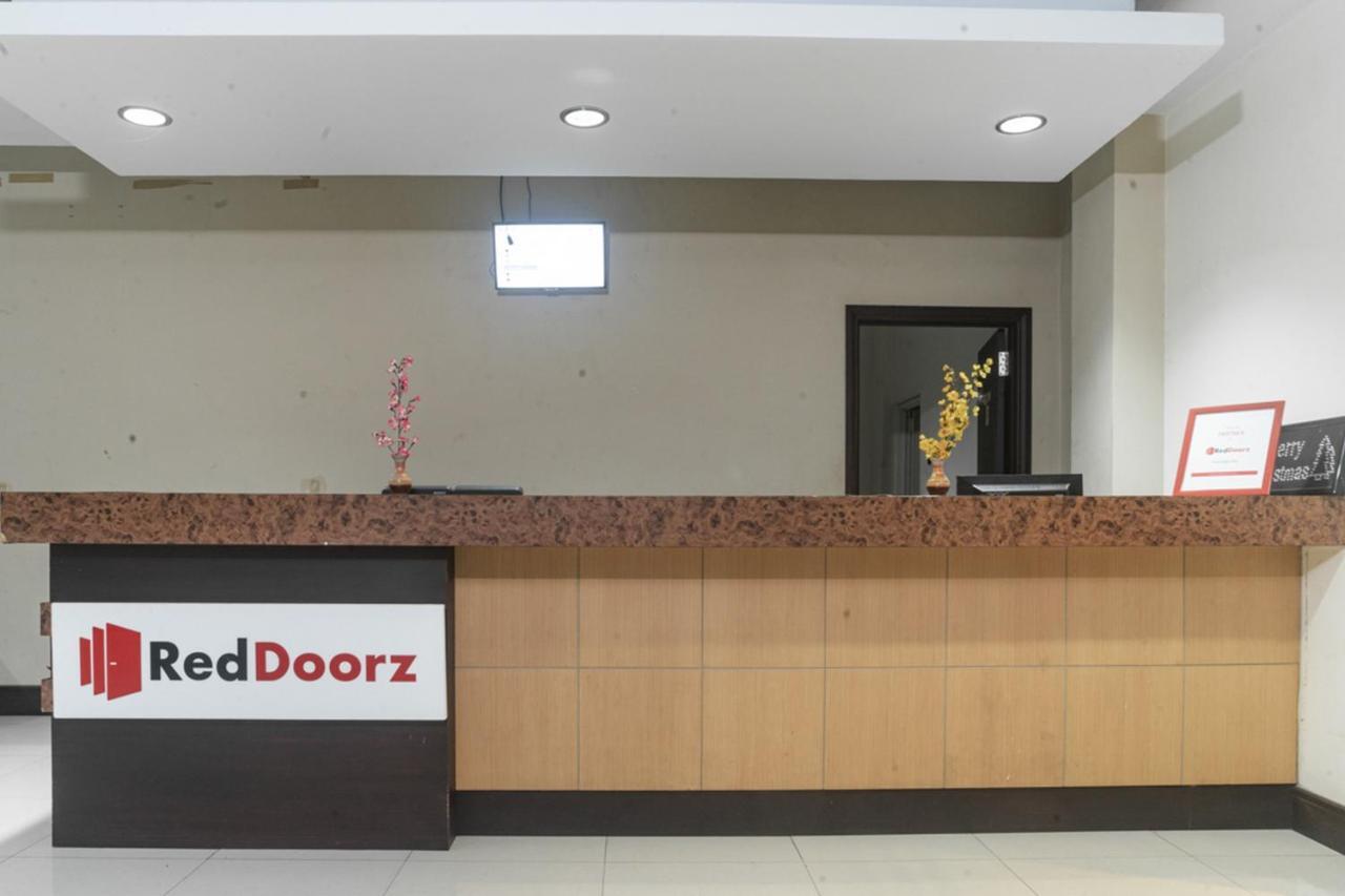 Reddoorz Near Bahu Mall Manado Malalayang Kültér fotó