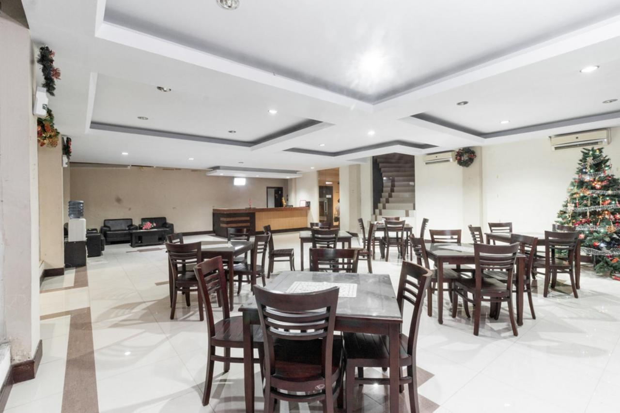 Reddoorz Near Bahu Mall Manado Malalayang Kültér fotó