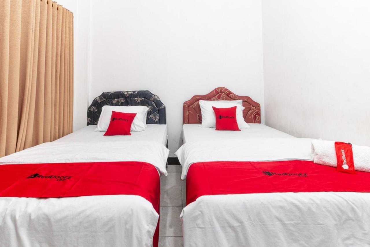 Reddoorz Near Bahu Mall Manado Malalayang Kültér fotó