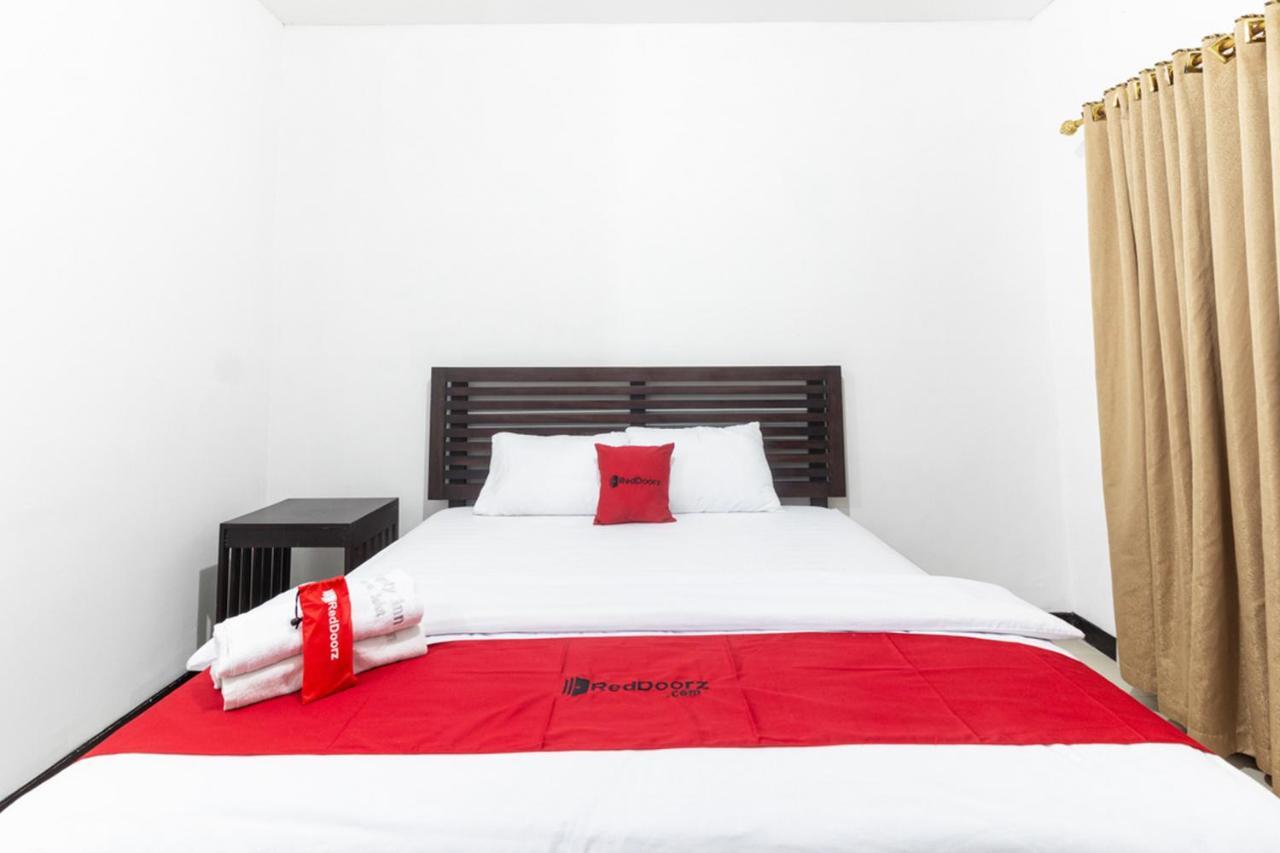 Reddoorz Near Bahu Mall Manado Malalayang Kültér fotó