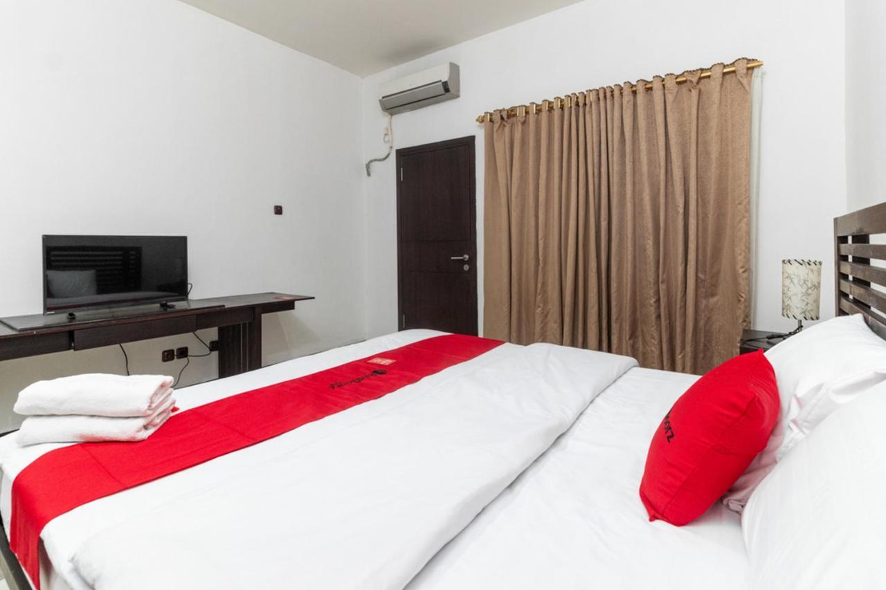 Reddoorz Near Bahu Mall Manado Malalayang Kültér fotó
